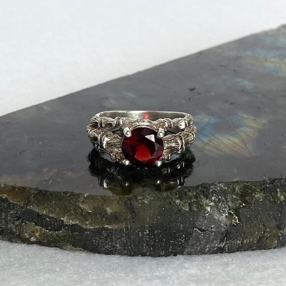 VTG Sterling Silver 925 Round Garnet Bamboo Style Triple Band Ring Sz 7.25 - Picture 13 of 16